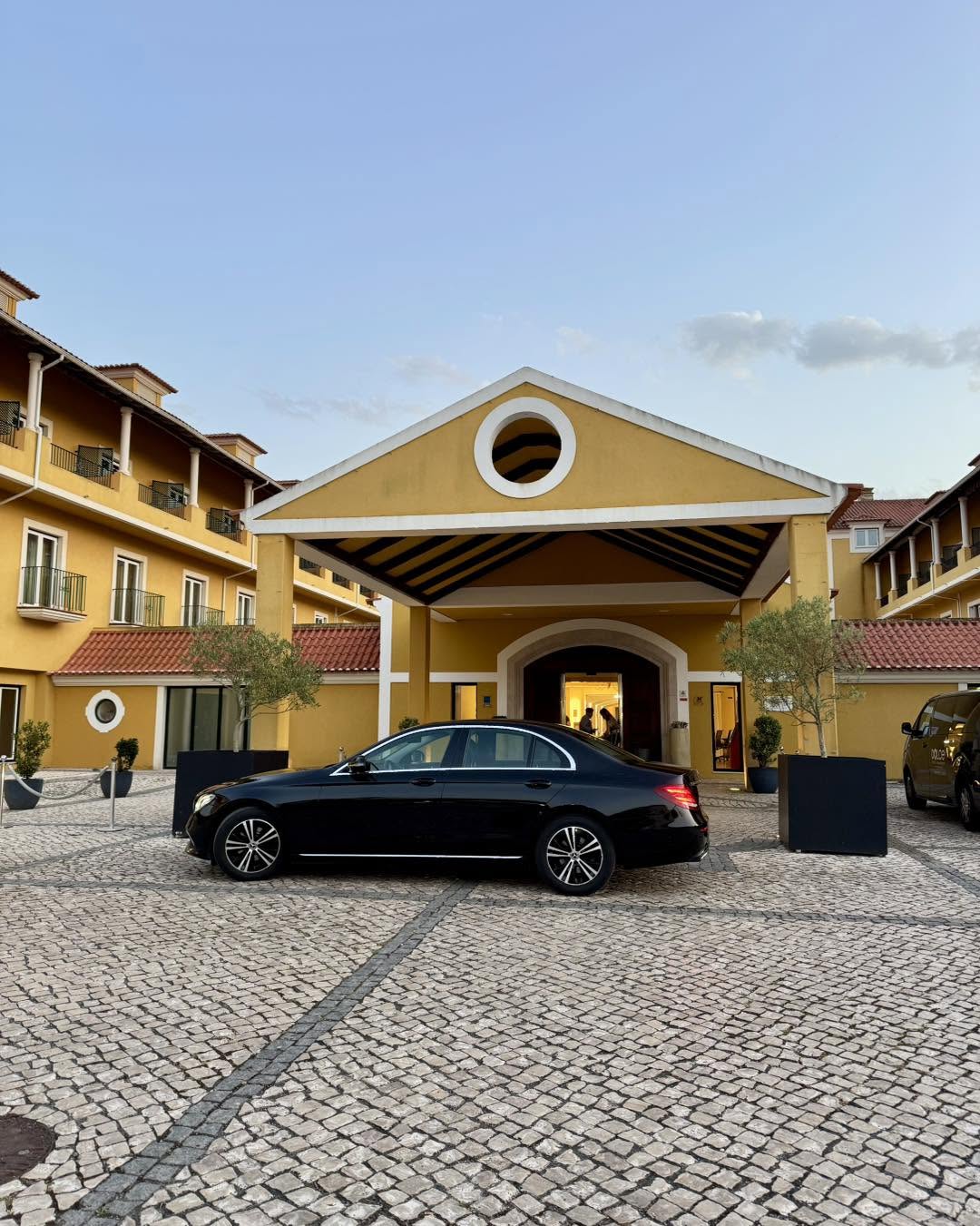Mercedes Classe E West Shuttle no Dolce CampoReal Golf Resort